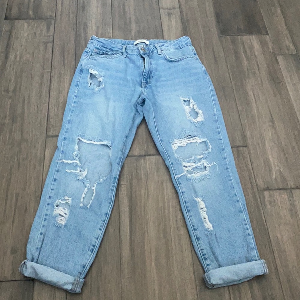 Forever 21 Distressed High Rise Mom Jean Sz 26